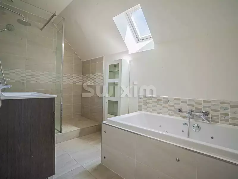 Maison, 223 m²