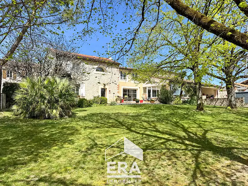 Maison, 250 m²