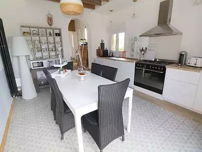 Maison, 240 m²