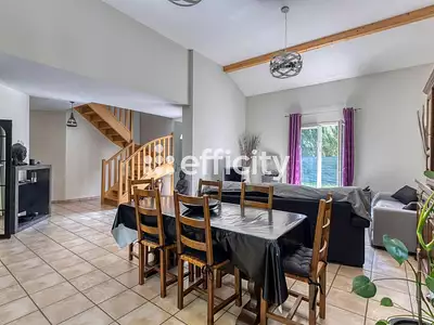 Maison, 141 m²