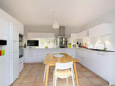 Maison, 196 m²