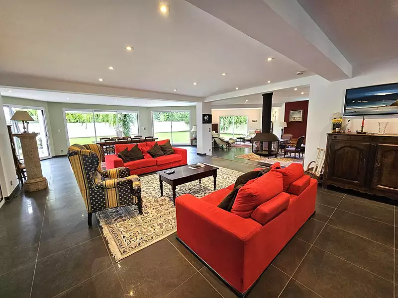 Maison, 530 m²