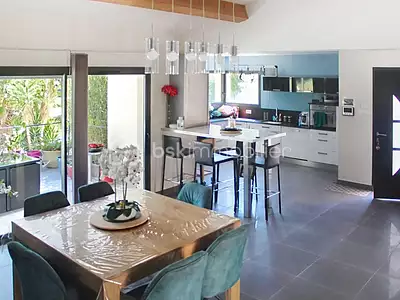 Maison, 163 m²