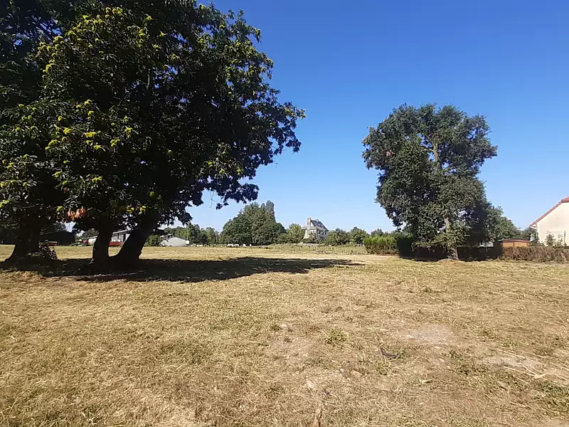 Terrain, 2 200 m²