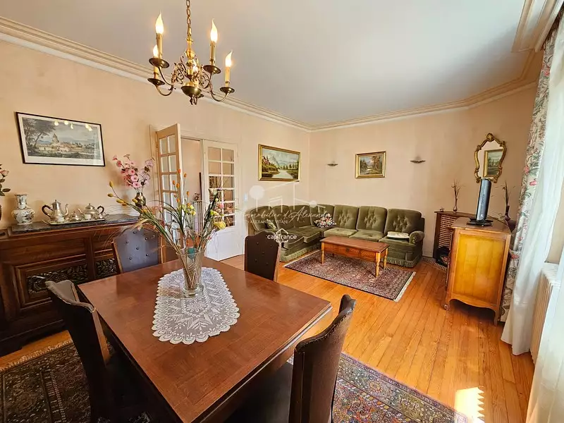 Maison, 241 m²