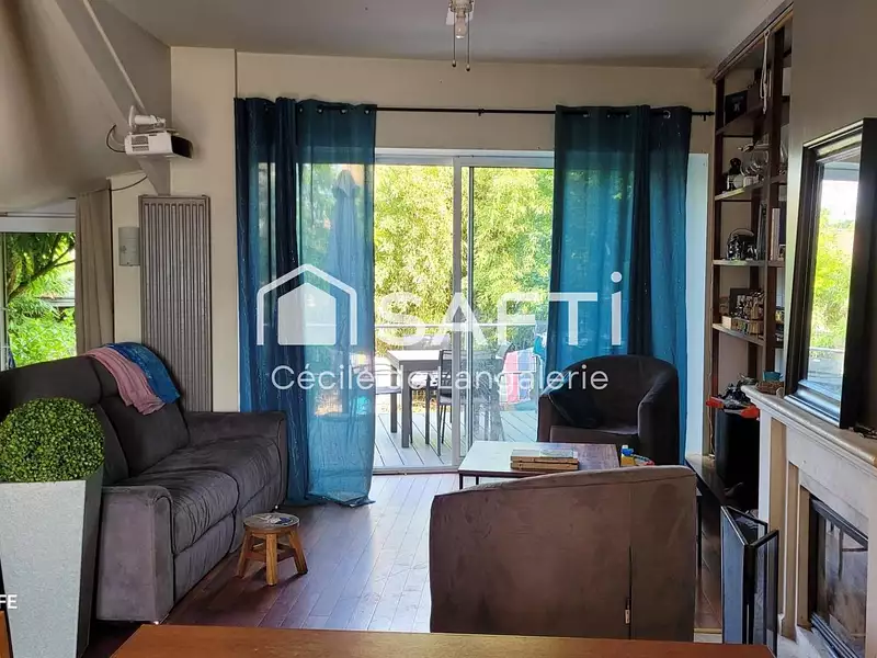Maison, 210 m²