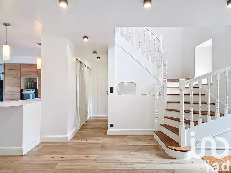 Maison, 216 m²