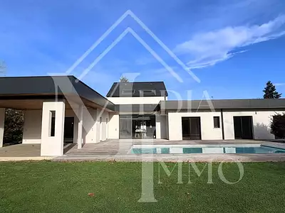 Maison, 266 m²