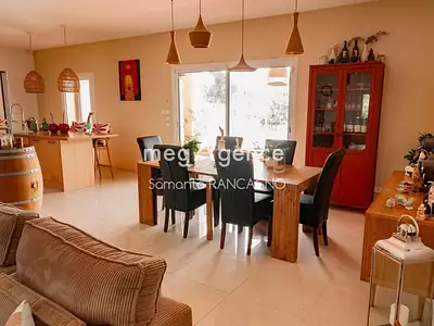 Maison, 198 m²