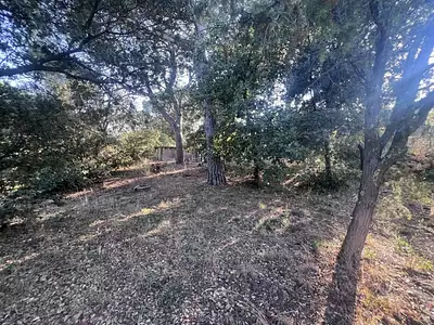 Terrain, 647 m²