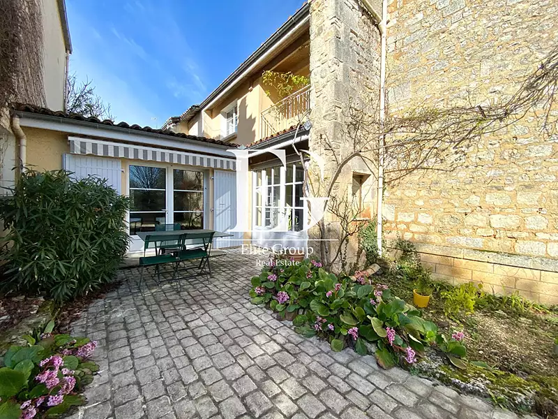 Maison, 331,86 m²