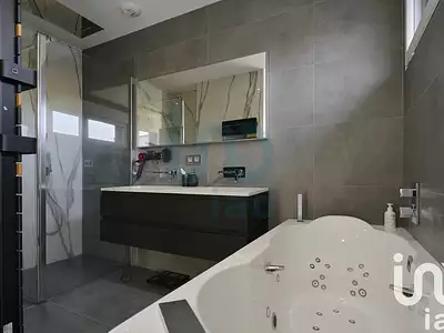 Maison, 386 m²