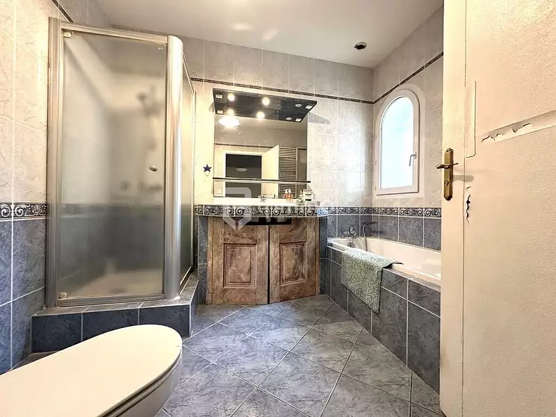 Maison, 168 m²