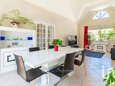 Maison, 228 m²