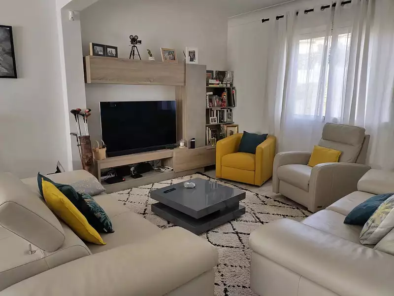 Maison, 235 m²