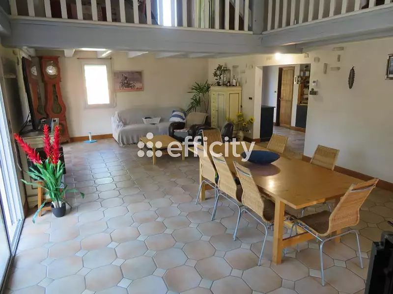 Maison, 212 m²