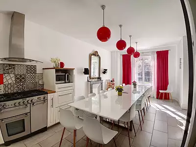 Maison, 330 m²