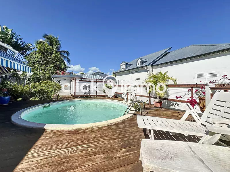 Maison, 220 m²