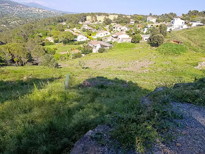 Terrain, 2 150 m²