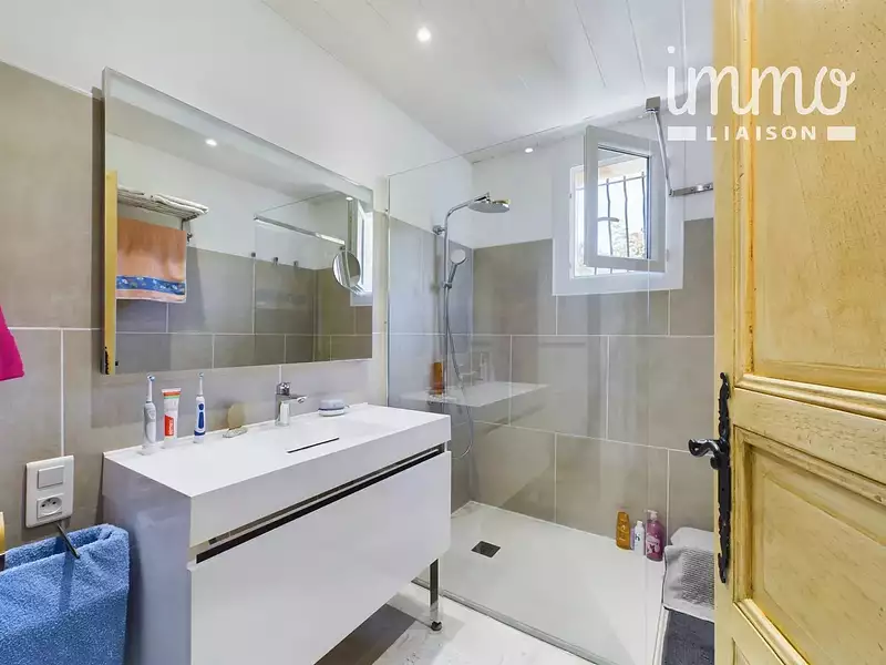 Maison, 190 m²