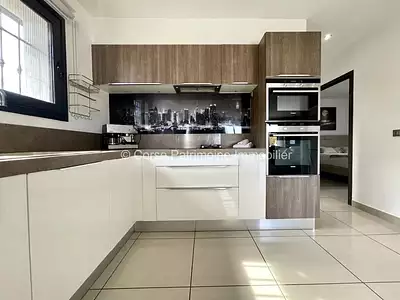 Maison, 210 m²