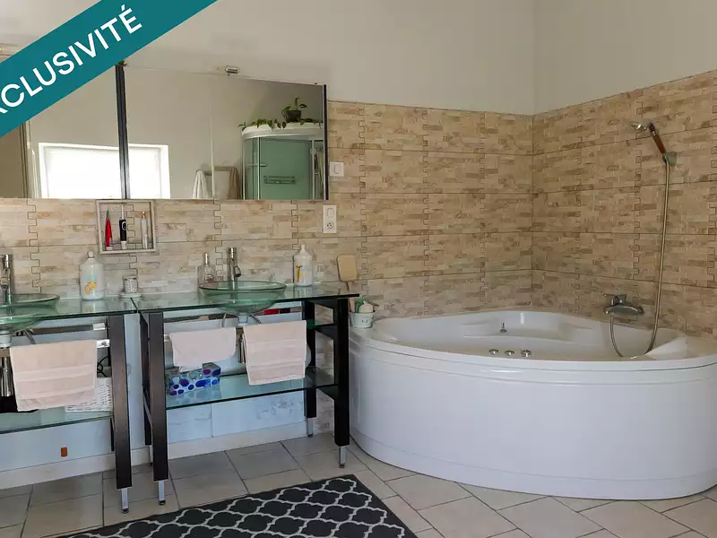 Maison, 302 m²