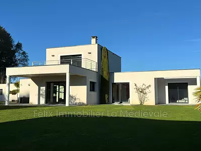 Maison, 255 m²