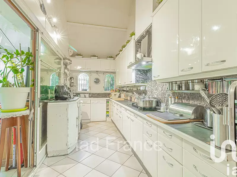 Maison, 270 m²