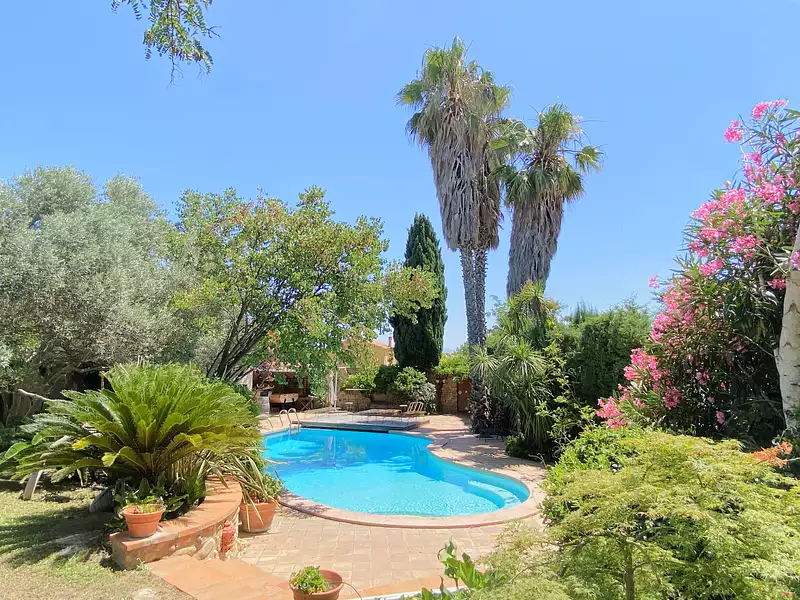 Maison, 240 m²