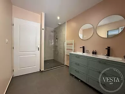 Maison, 215 m²