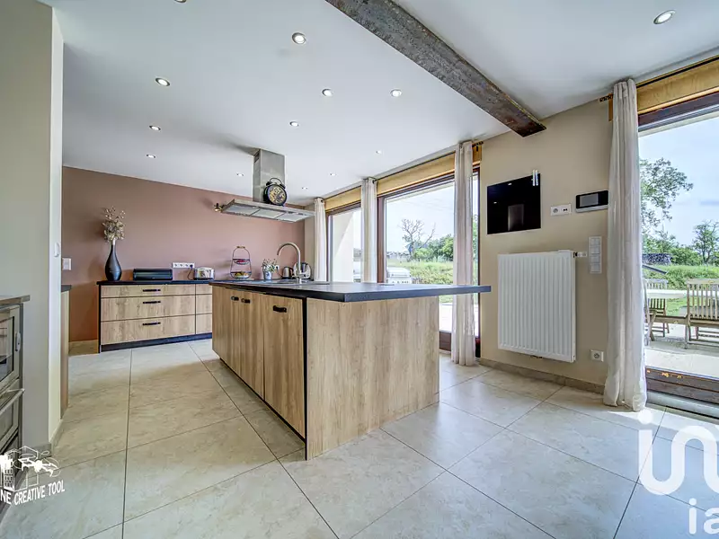 Maison, 255 m²
