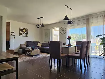 Maison, 99 m²