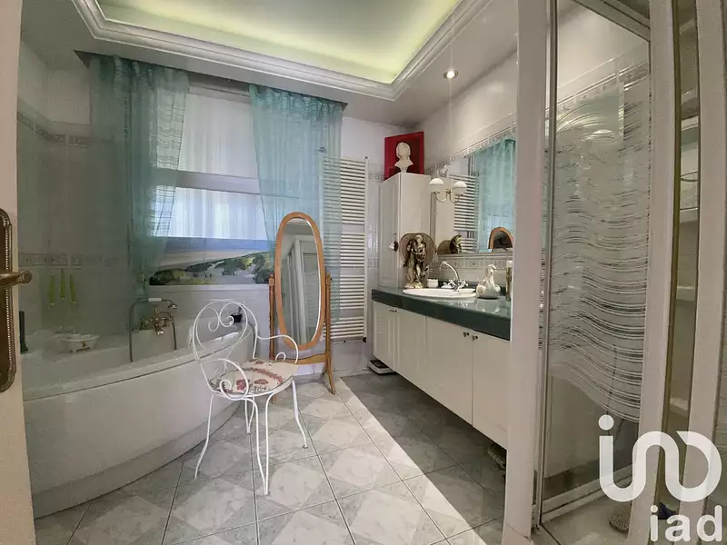 Maison, 180 m²