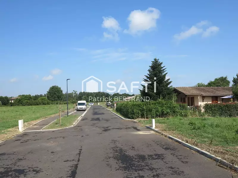 Terrain, 976 m²