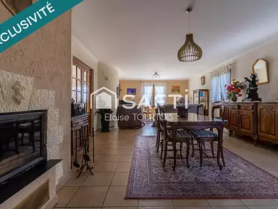 Maison, 240 m²