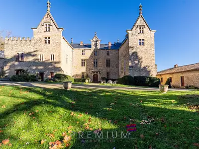 Maison, 890 m²