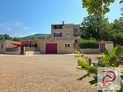 Maison, 305 m²