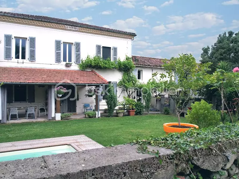 Maison, 230 m²