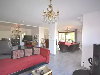 Maison, 233,43 m²