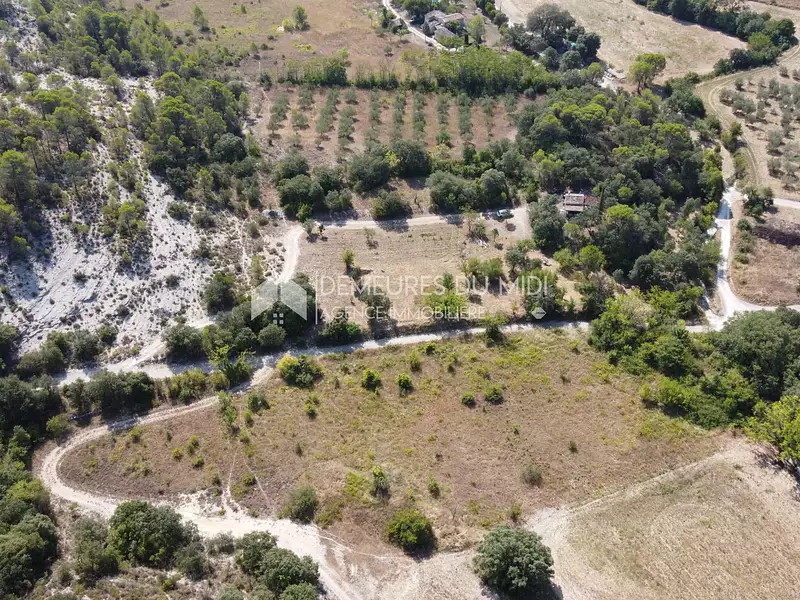 Terrain, 8 360 m²