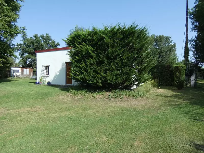 Terrain, 7 400 m²