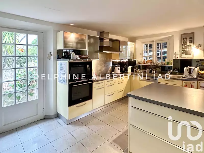 Maison, 245 m²