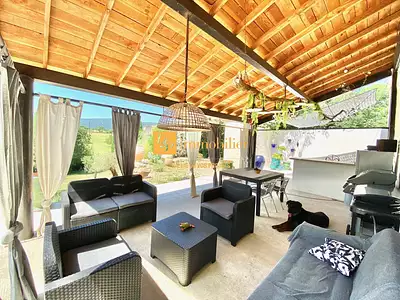 Maison, 232 m²