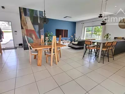 Maison, 146 m²