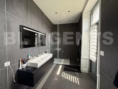 Maison, 390 m²