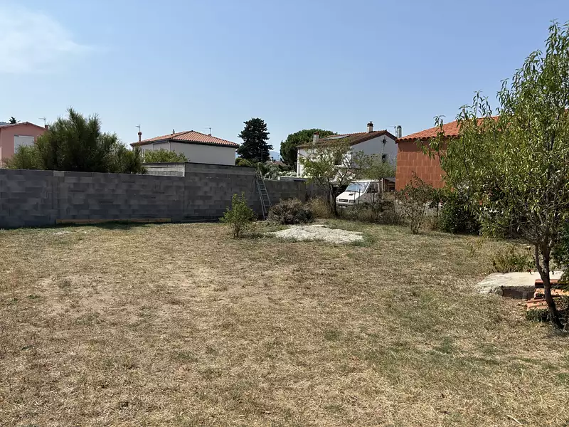 Terrain, 300 m²