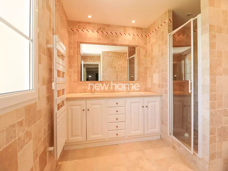 Maison, 320 m²