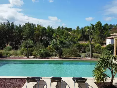Maison, 250 m²