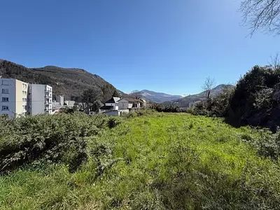 Terrain, 3 593 m²
