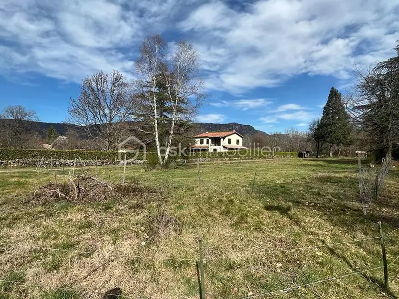 Terrain, 2 130 m²